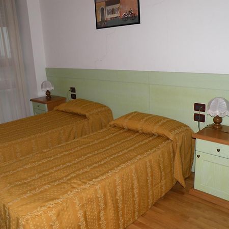 Hotel Ristorante Il Pirata San Vito di Leguzzano Habitación foto
