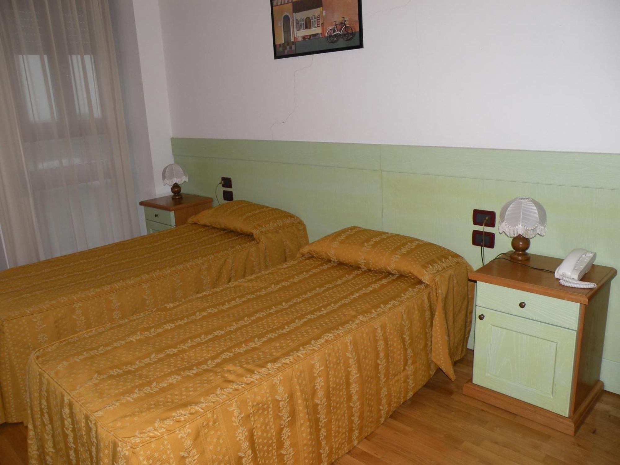 Hotel Ristorante Il Pirata San Vito di Leguzzano Habitación foto