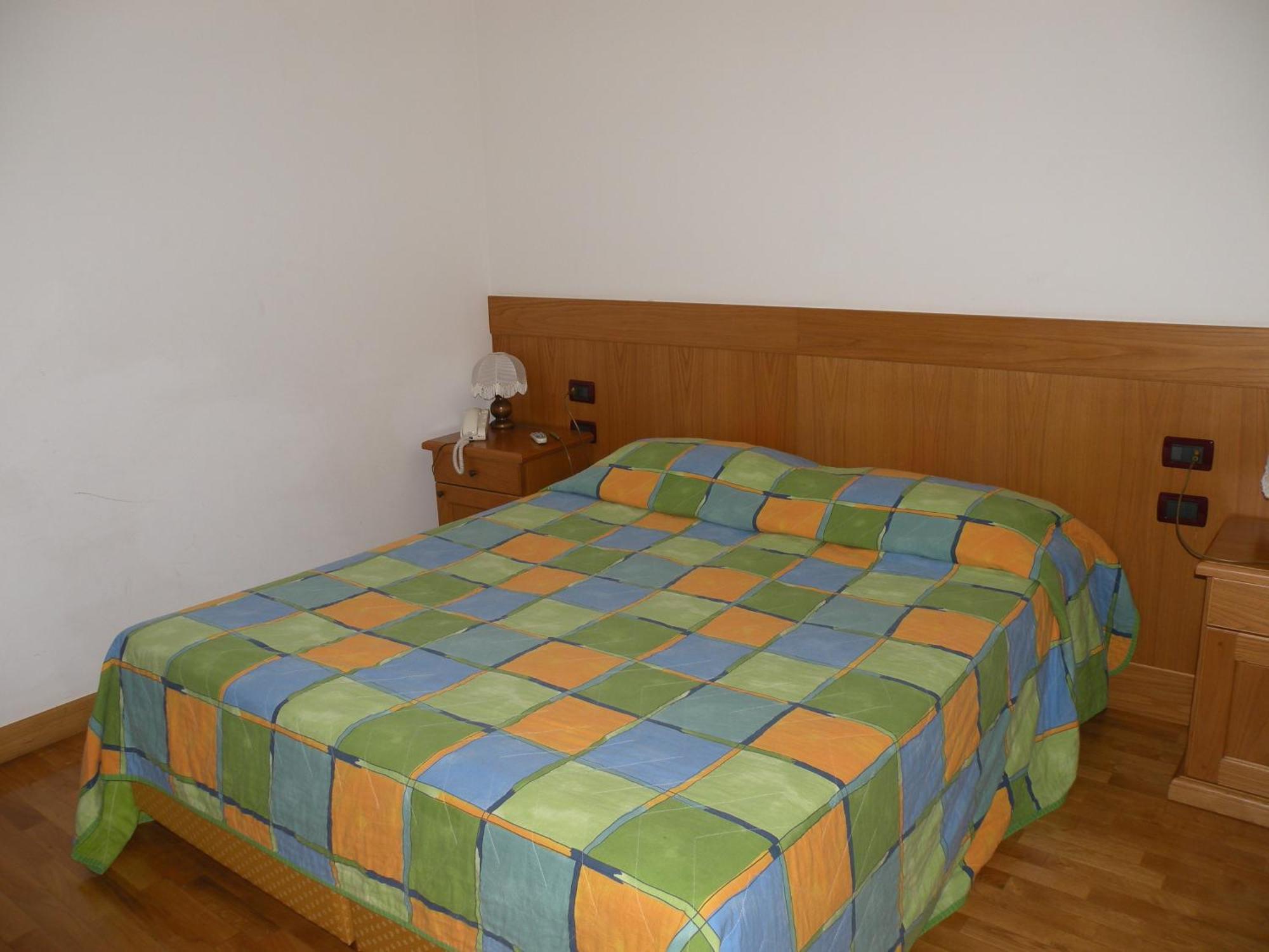 Hotel Ristorante Il Pirata San Vito di Leguzzano Habitación foto